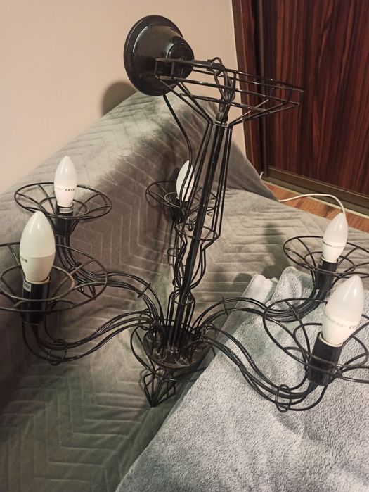 Żyrandol metalowy