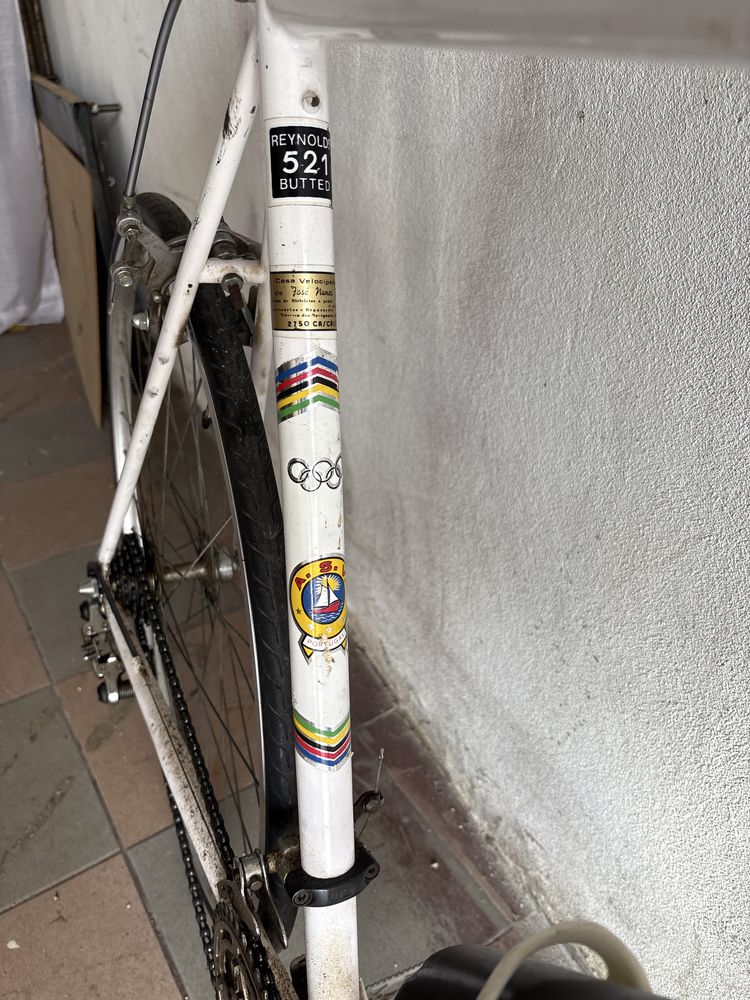 Vendo bicicleta de ciclismo antiga