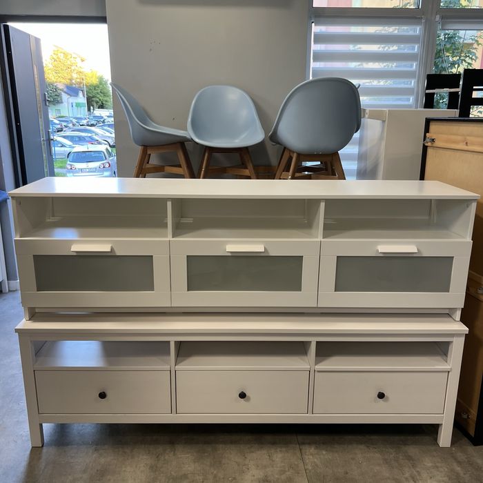 Biała szafka pod TV Ikea Brimnes