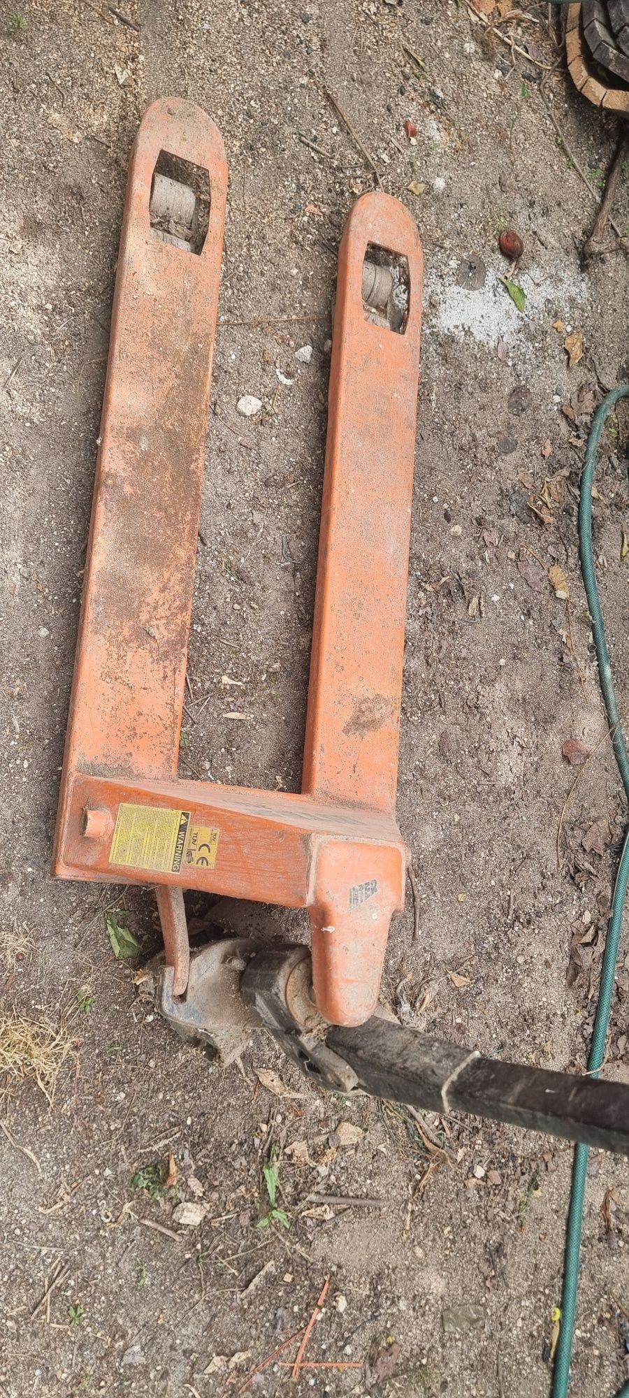 Porta paletes  de 2500 kilos