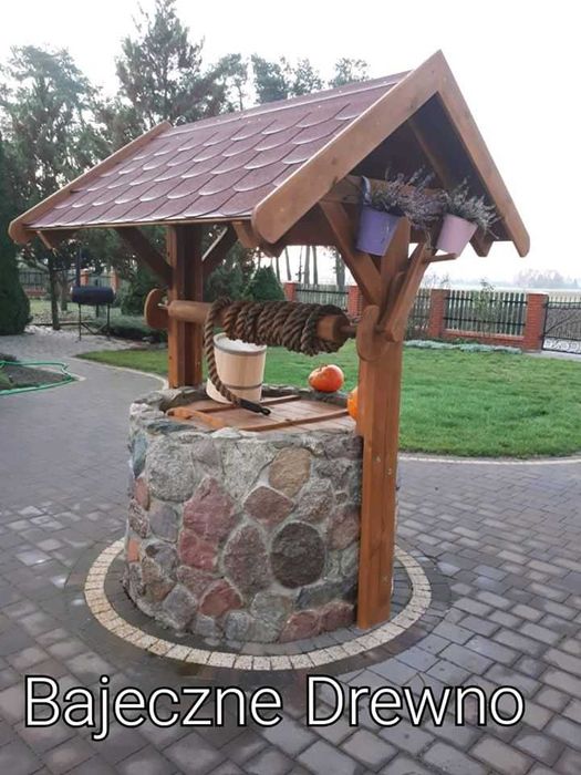 Studnia ogrodowa drewniana dekoracja betonowego kregi Bajeczne Drewno