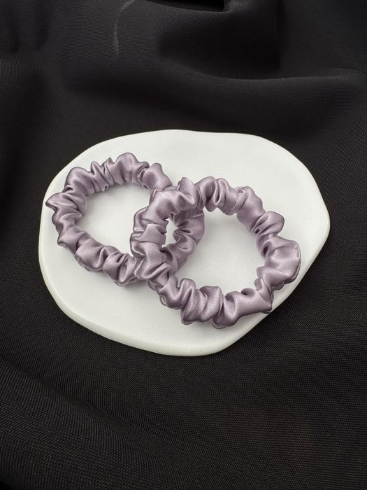 Jedwabna gumka do włosów liliowy fiolet