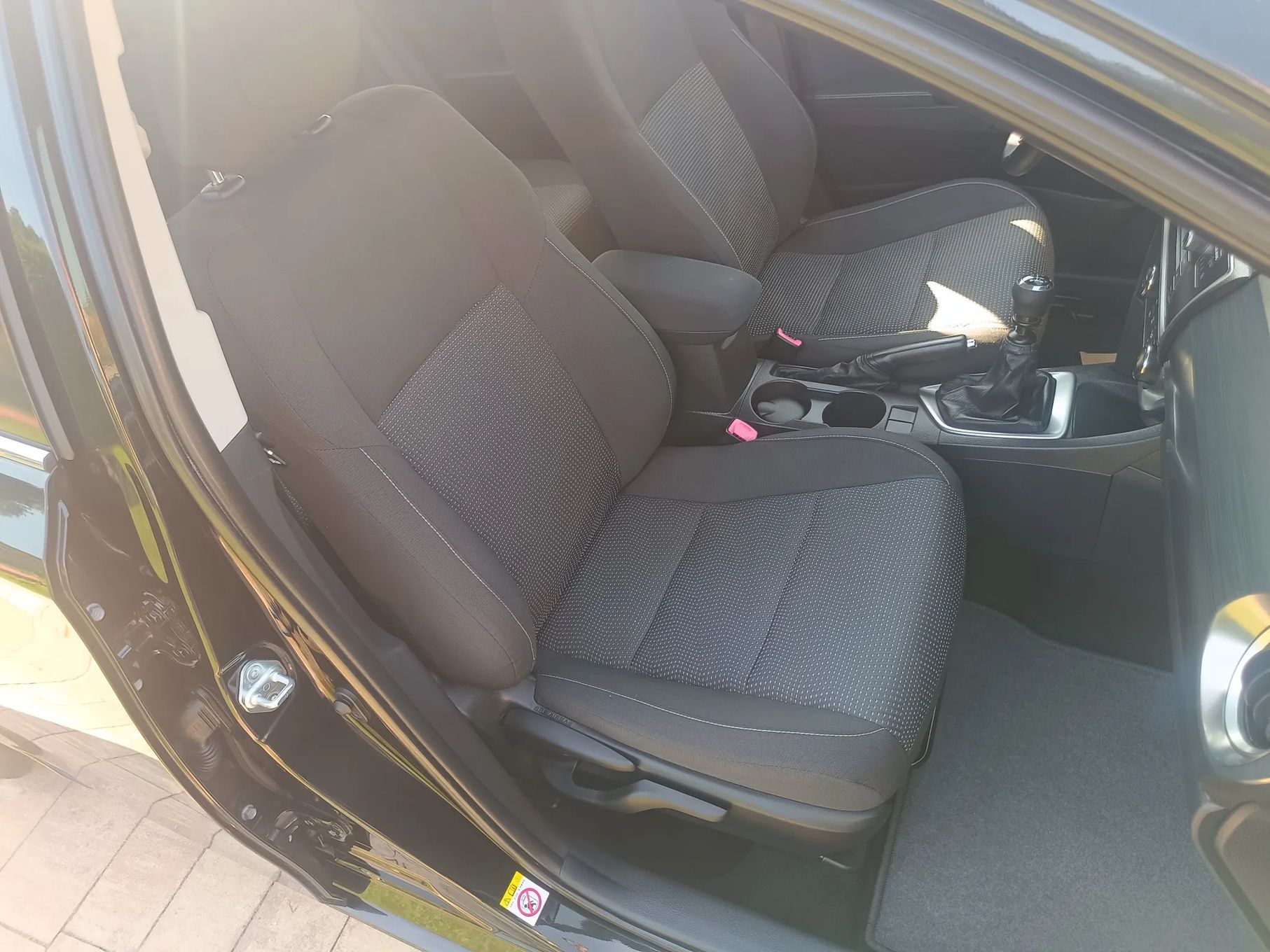 Toyota Auris 1.6 132KM_6 Biegów_Led_Kamera_Navi_Jak Nowa!
