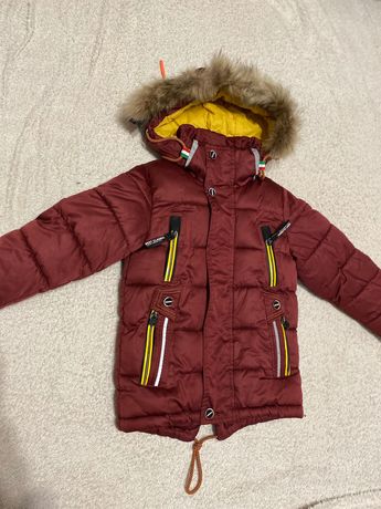 Зимова дитяча куртка. Розмір 98.