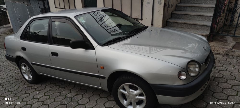 Toyota Corolla terra ano 1998,com 31650 km bem estimado.