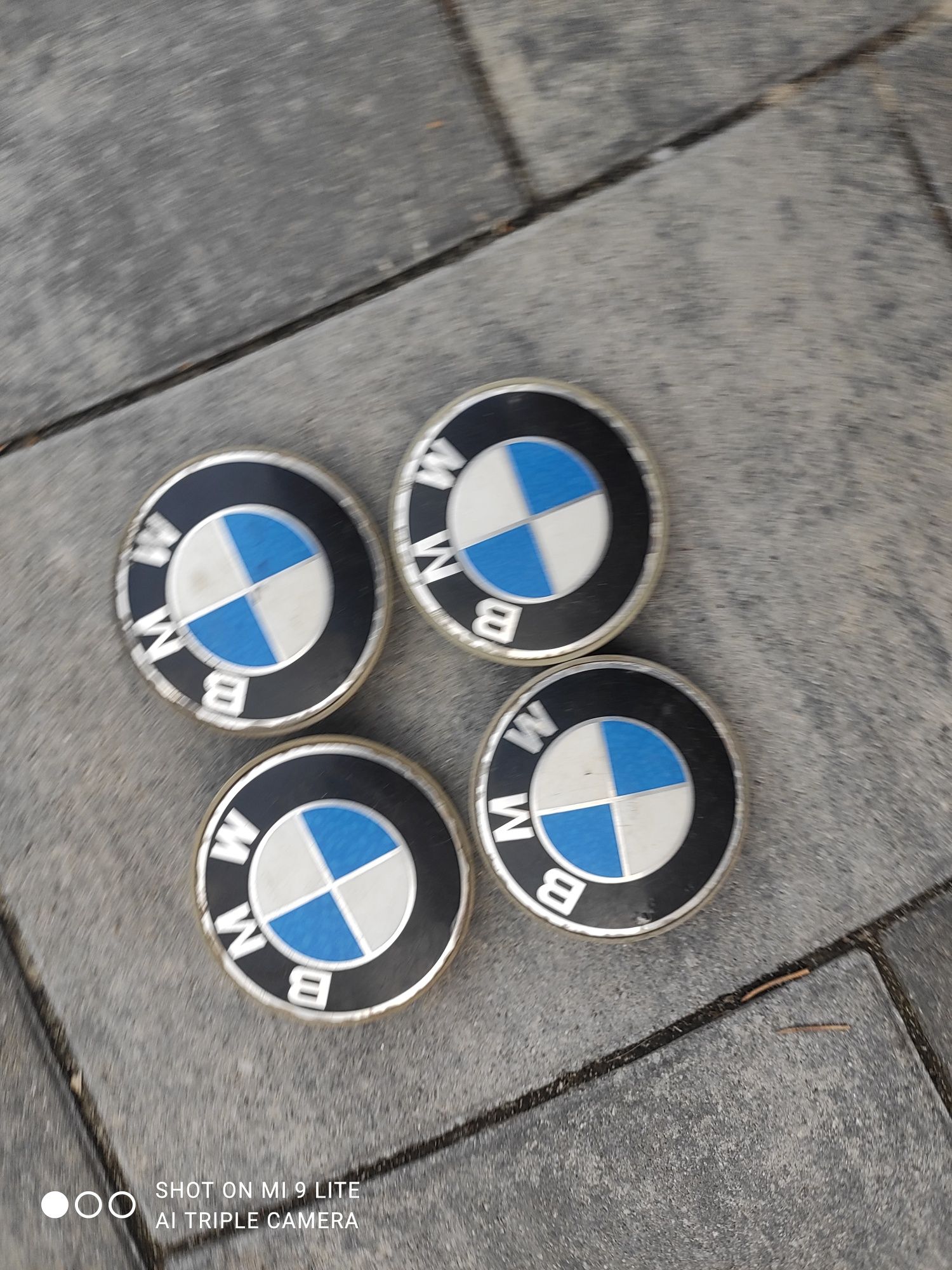 Dekielki kapsle felg aluminiowych BMW 68mm Komplet