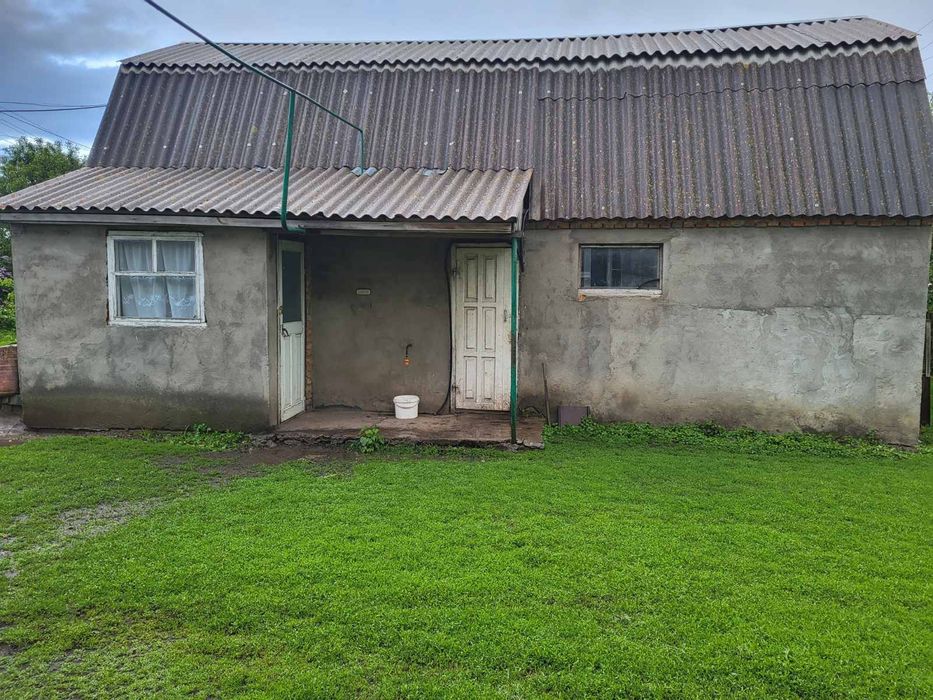 Продається двоповерховий будинок в селі Волиця 1