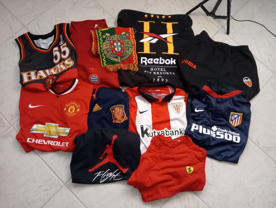 Camisolas de futebol originais e outros produtos para venda
