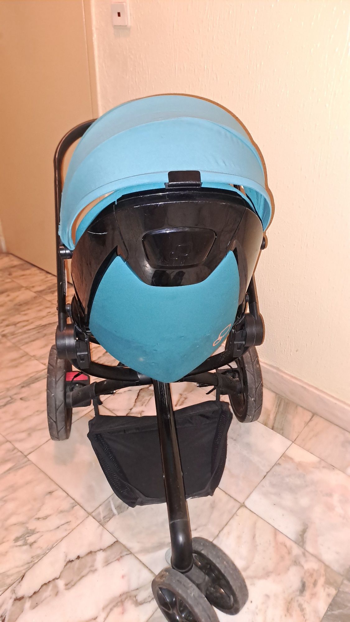 Conjunto carrinho quinny moodd e ovo maxi cosi