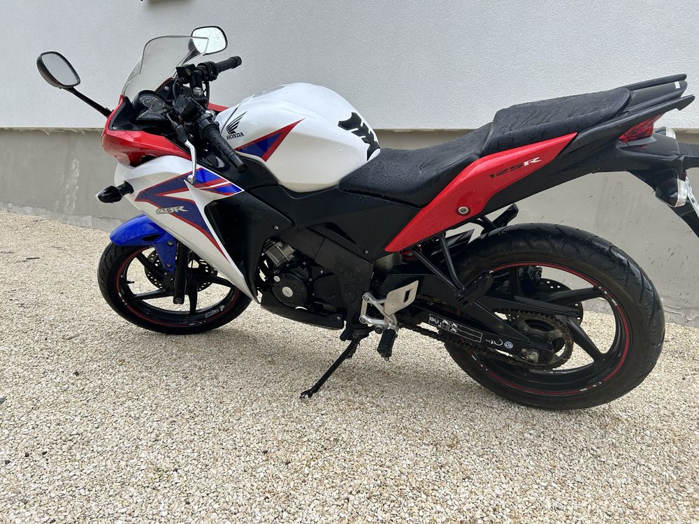 Honda CBR 125. 2011 rok