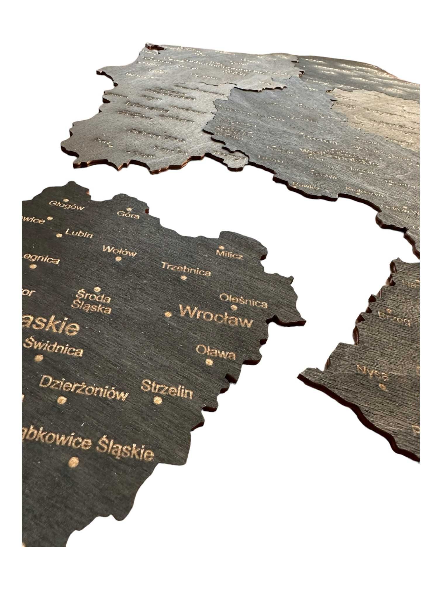 Drewniana nowa mapa Polski czarna, województwa 75 cm