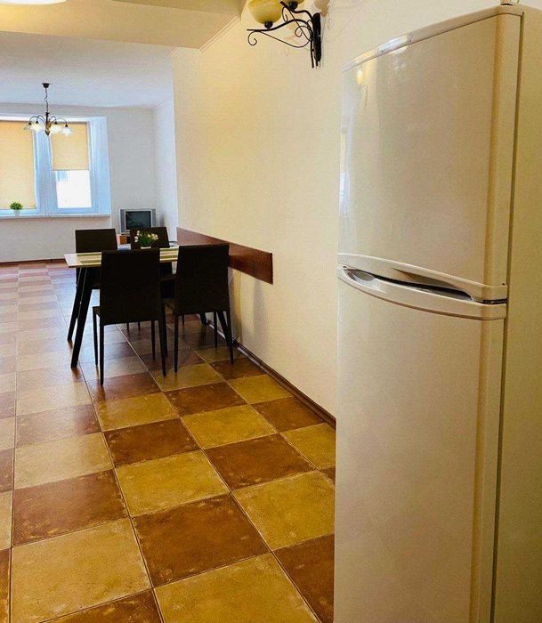 Затишна кухня-студія + спальня на Корзо в Центрі.  Подобово!