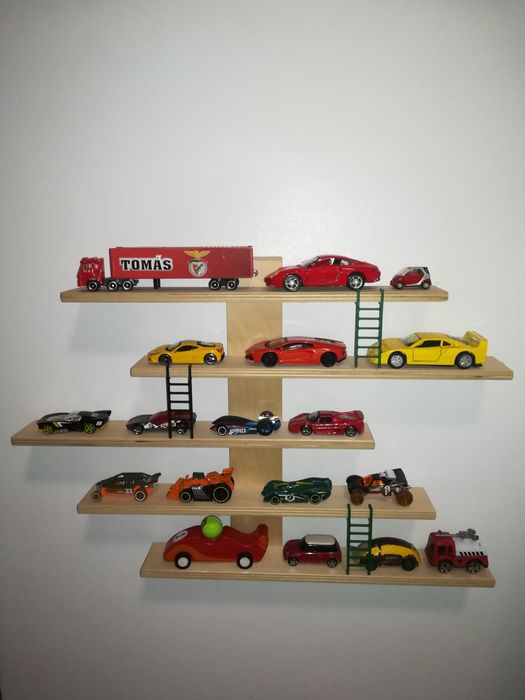 Estante parede carro criança ikea