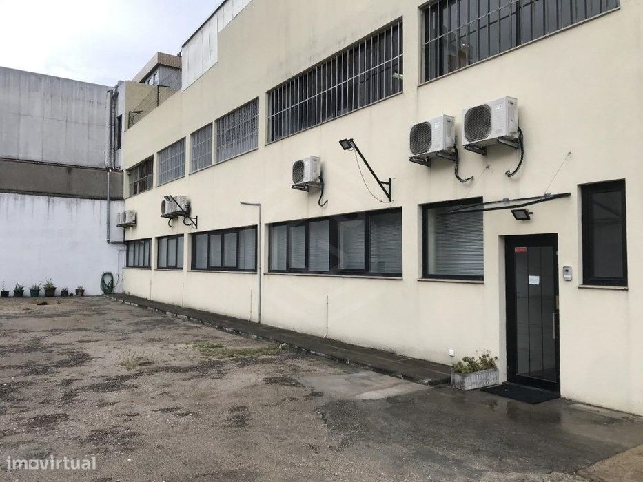 Escritório/armazém para arrendamento em Mafamude, Vila Nova de Gaia