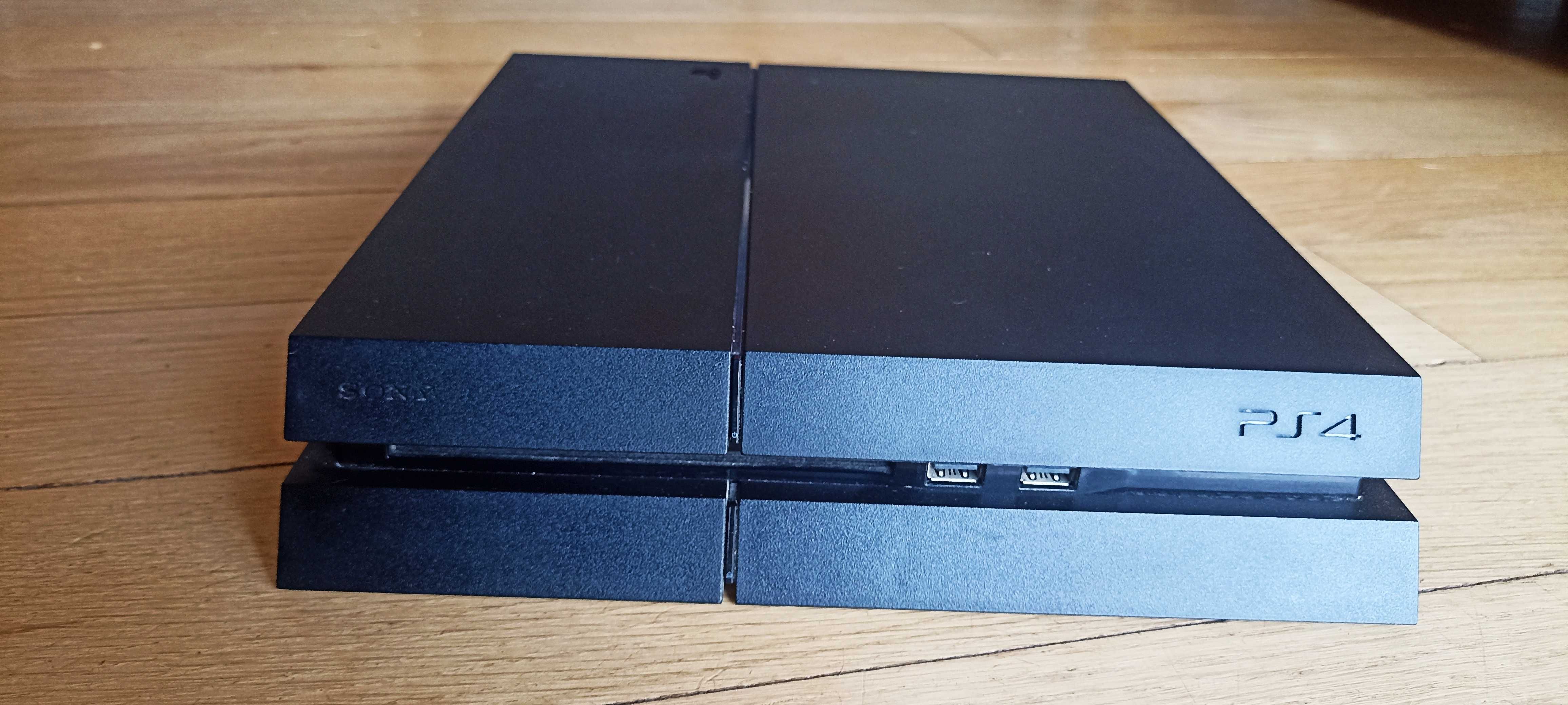 PS4 Slim - Mais 1 Comando - Ofereço 4 jogos