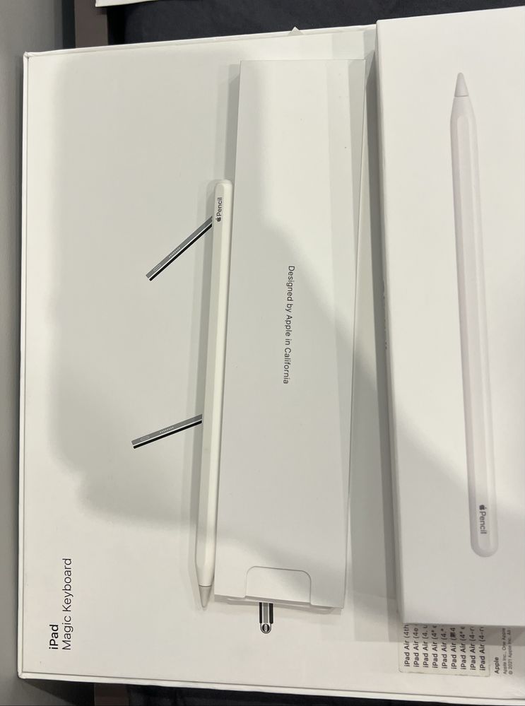 Apple pencil 2 почти новый+кейс и чехол