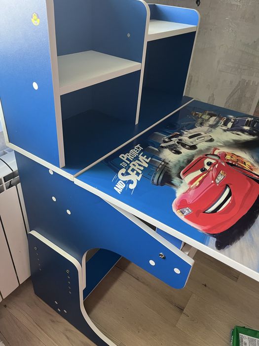 Дитяча парта з стільчиком