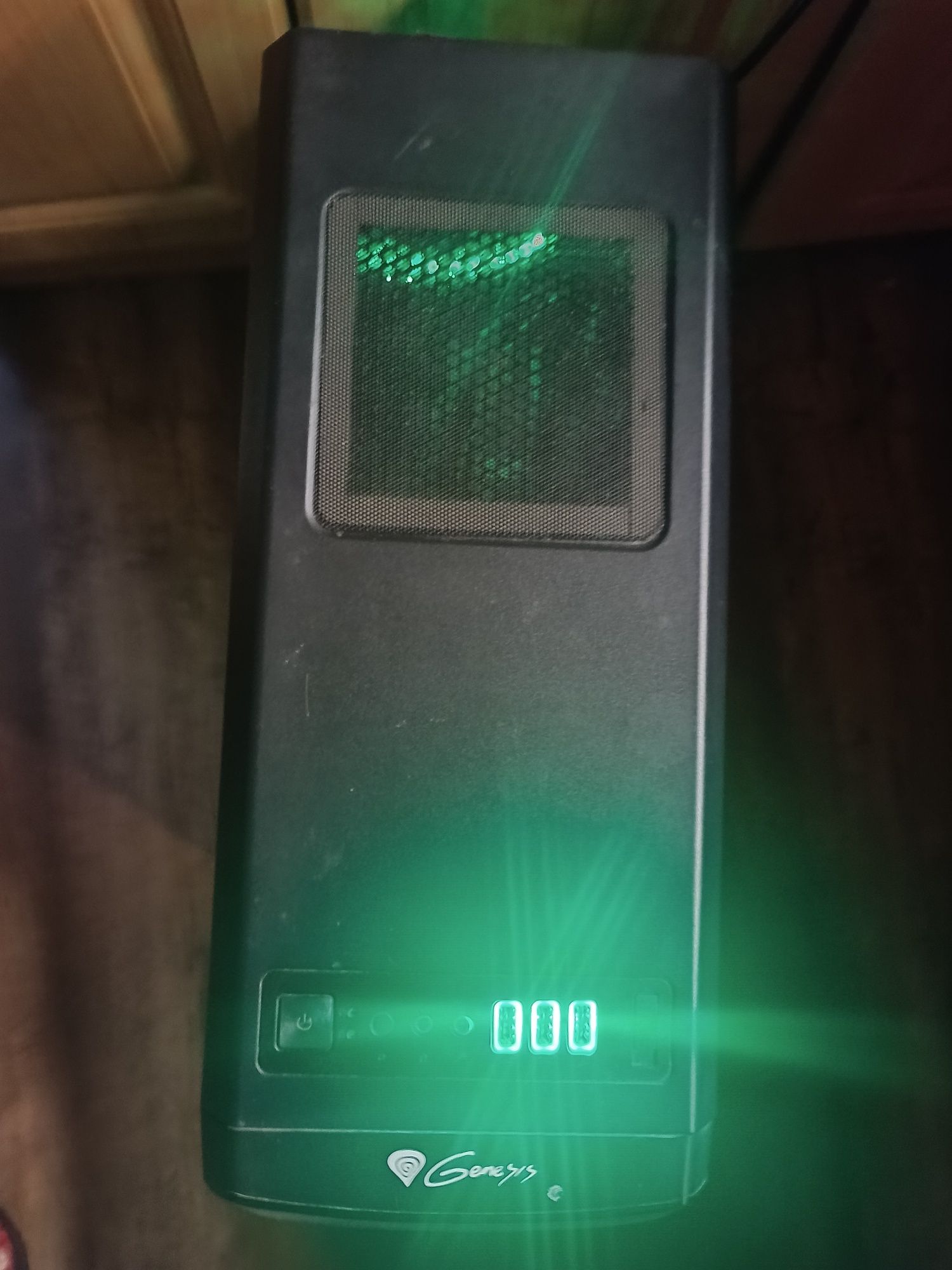 Komplet - Komputer i monitor oraz myszka z klawiaturą
