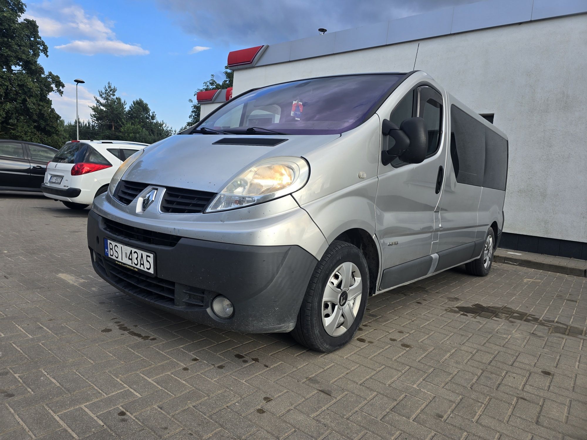 Renault trafic pssenger 2.0