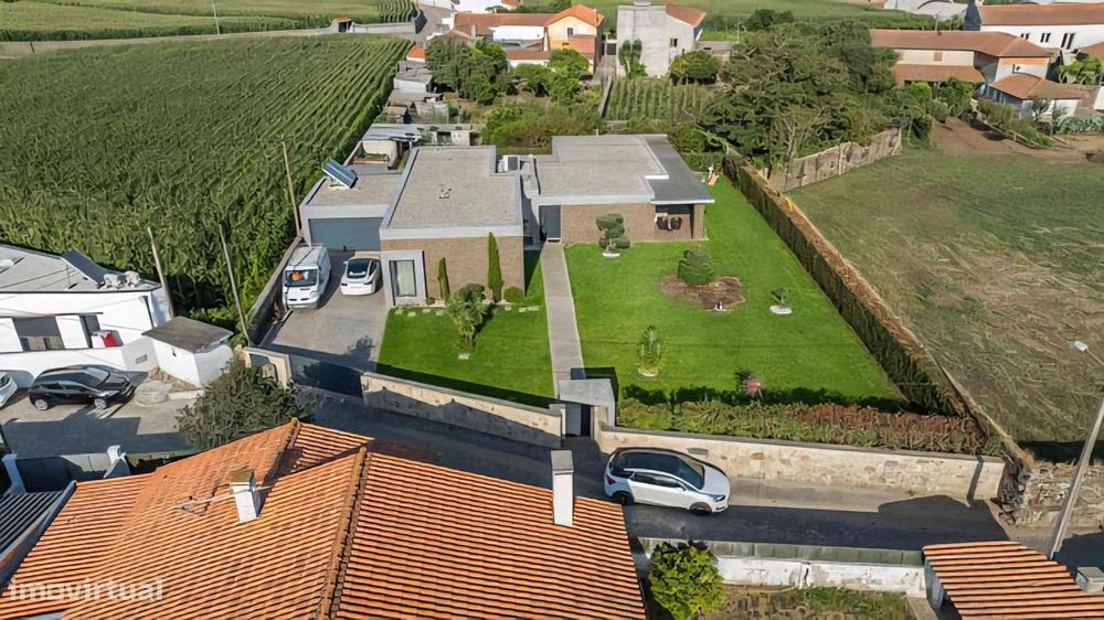 Fantástica moradia térrea T3 + 1 em Gandra -  Esposende.