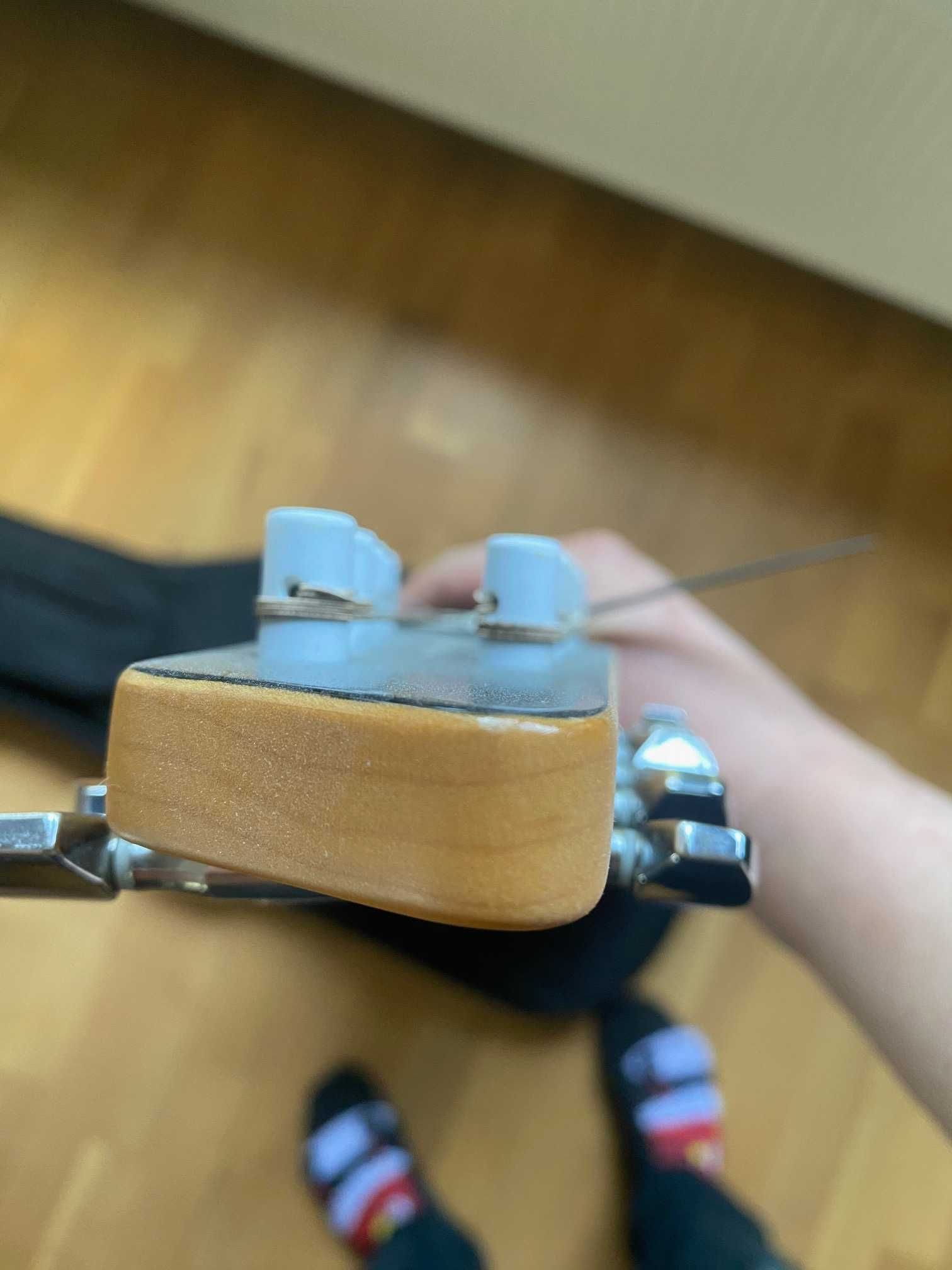 Godin A11 Glissentar A 11 strunowa gitara bezprogowa fretless Canada