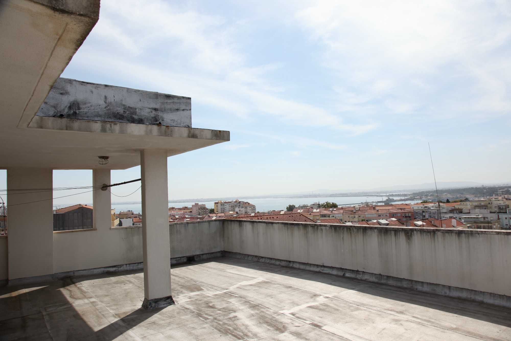 Arrendamento T1 no centro de Almada