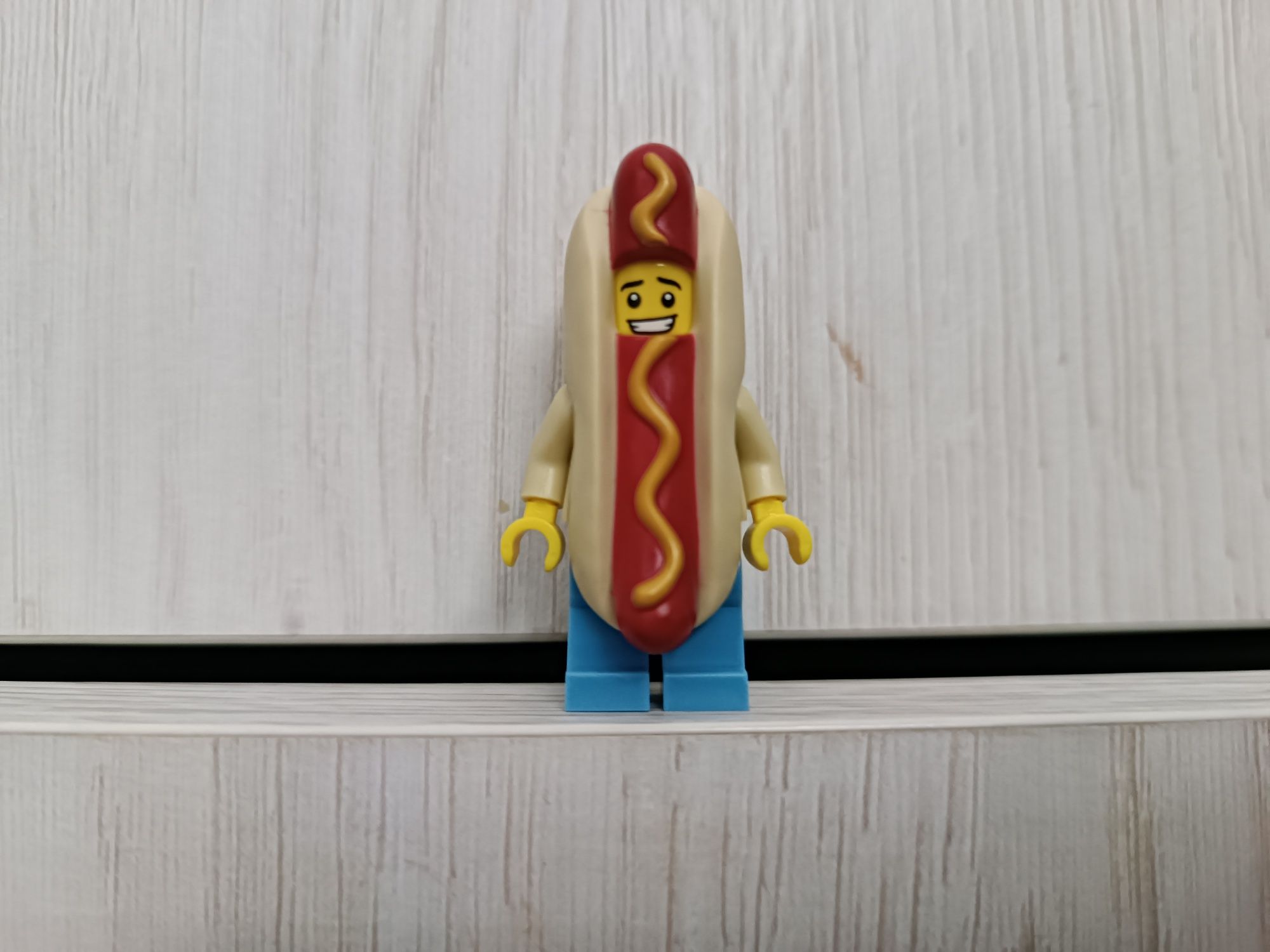 LEGO Hot Dog Man col208