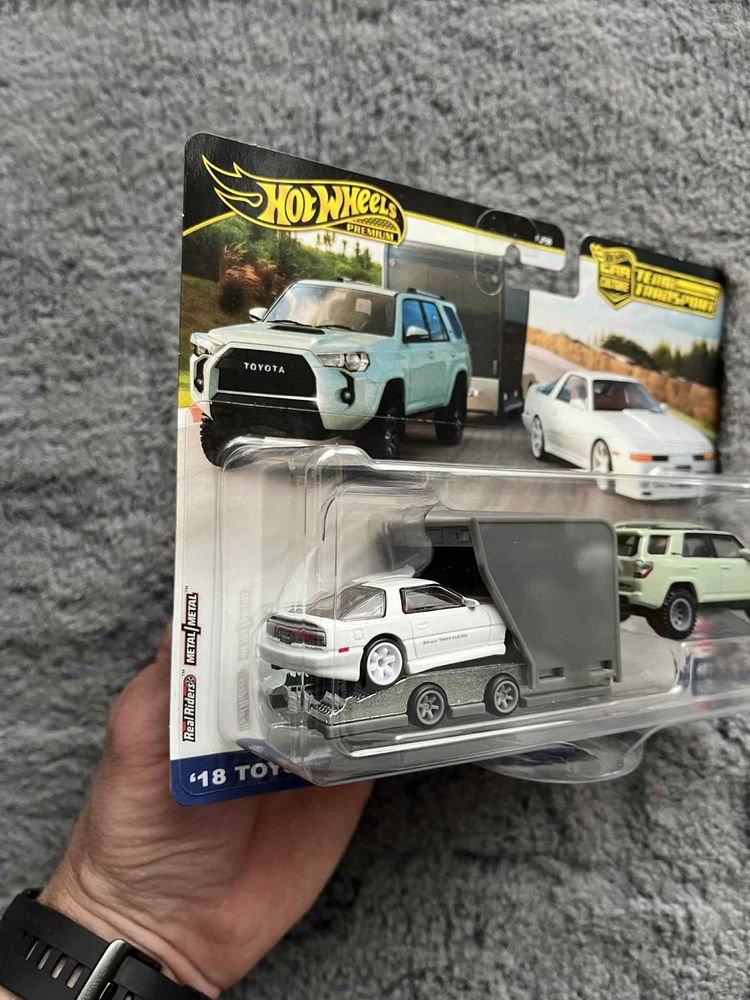 Hot Wheels Team Transport Toyota Supra
