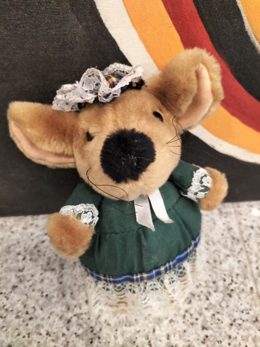 Lote 4 peluches muito giros