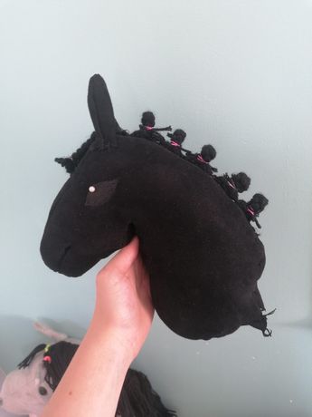 Czarny konik hobby horse