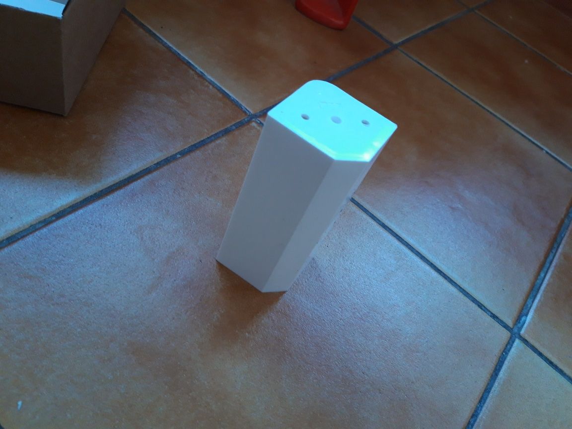 Stopki pod szafkę  białe 4szt dl.10cm