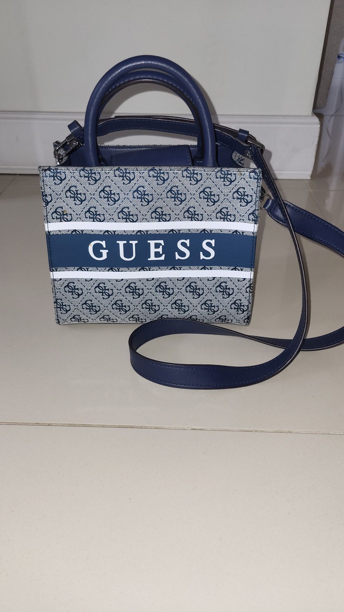 Torebka damska Guess