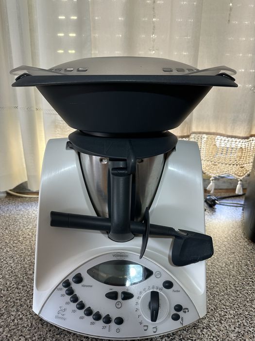 Bimby tm3 com oferta de livro de receitas