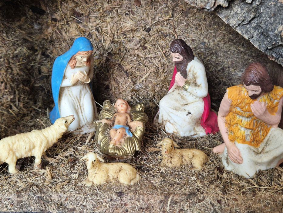 Szopka stajenka z figurkami ręcznie robiona Boże Narodzenie