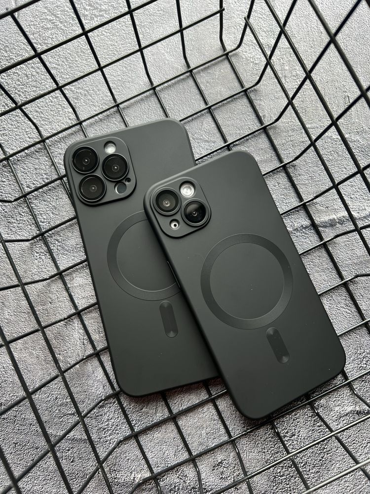Чохол Matte Silicone with MagSafe с iPhone