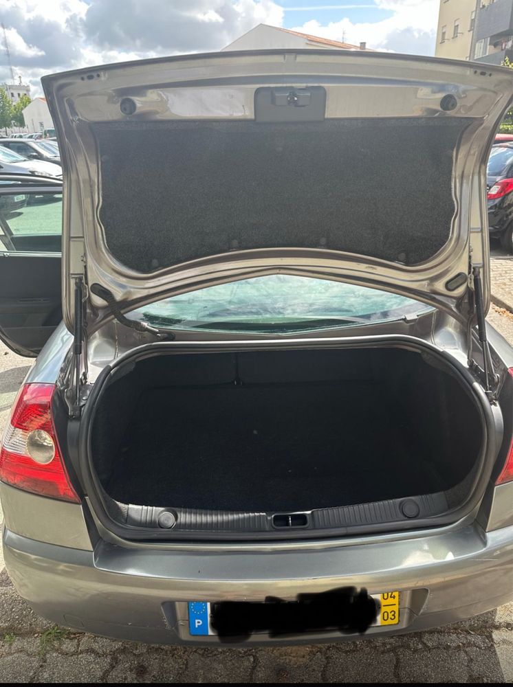 Renault Megane cinzento diesel