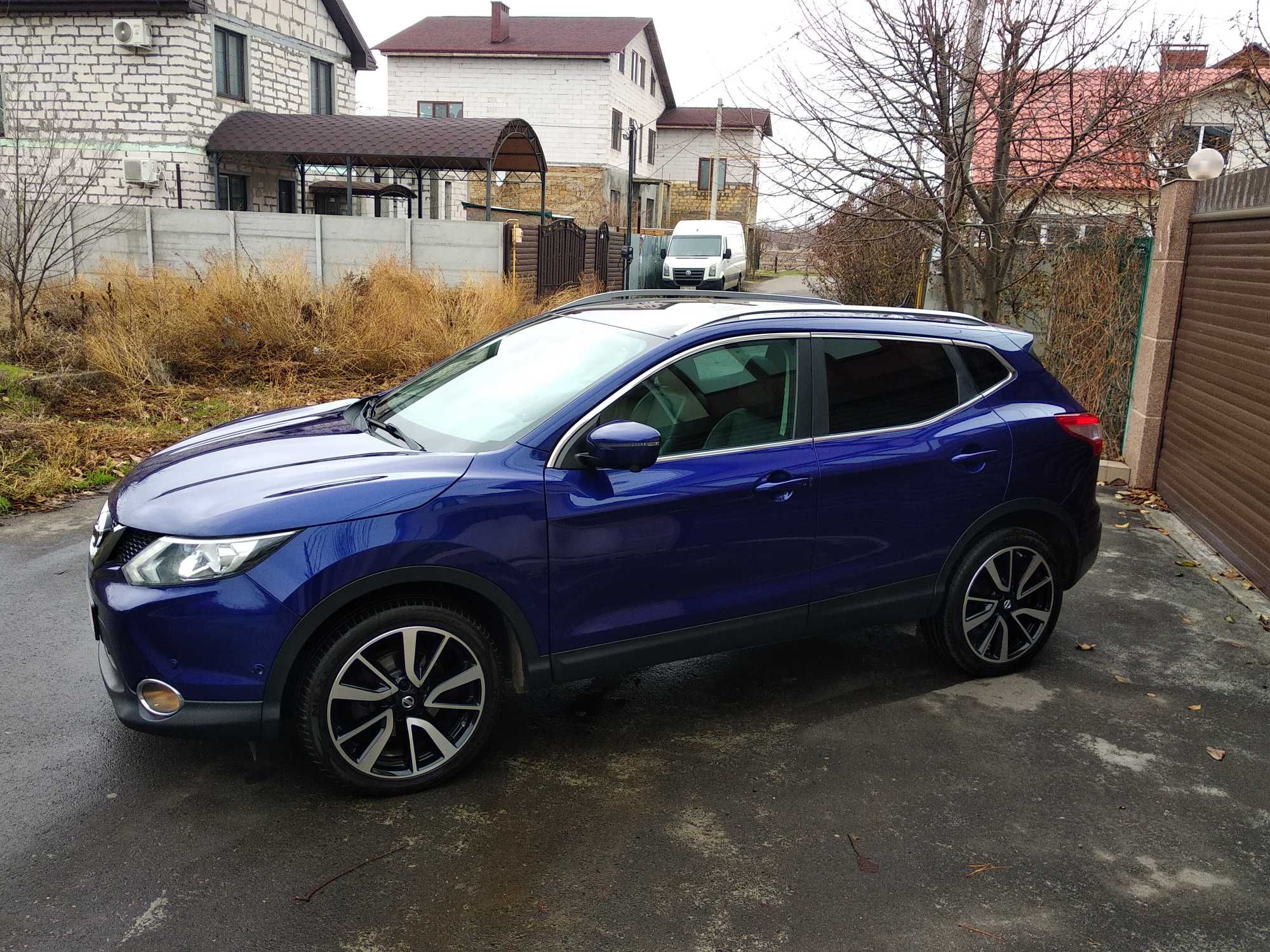 Автомобиль Nissan QASHQAI