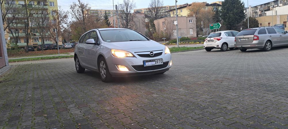 Opel Astra J 2011 rok 1.7 CDTI Nawigacja 6 biegów