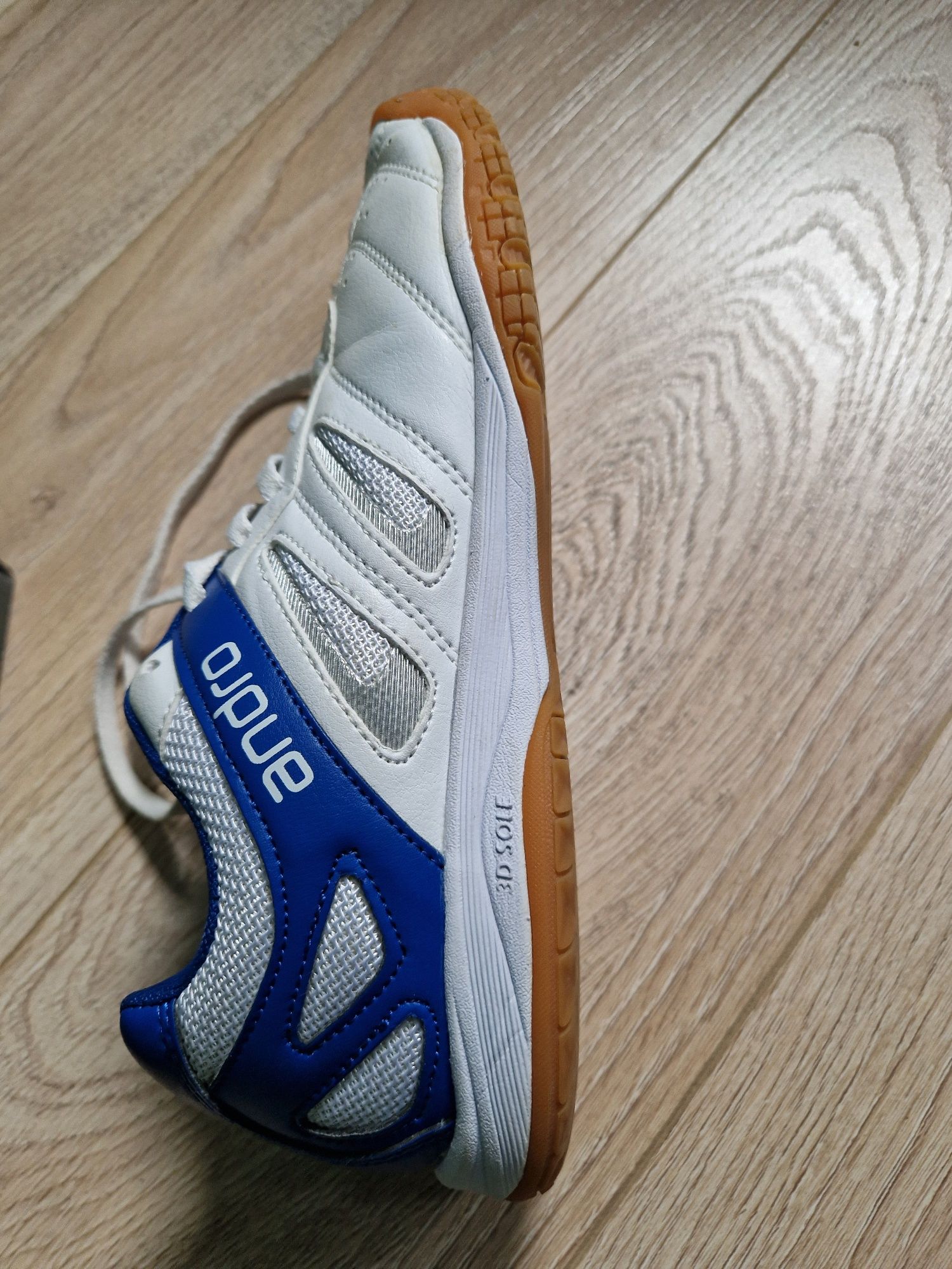 Buty do tenisa stołowego Andro SHUFFLE STEP rozm.38,5 biało-niebieskie