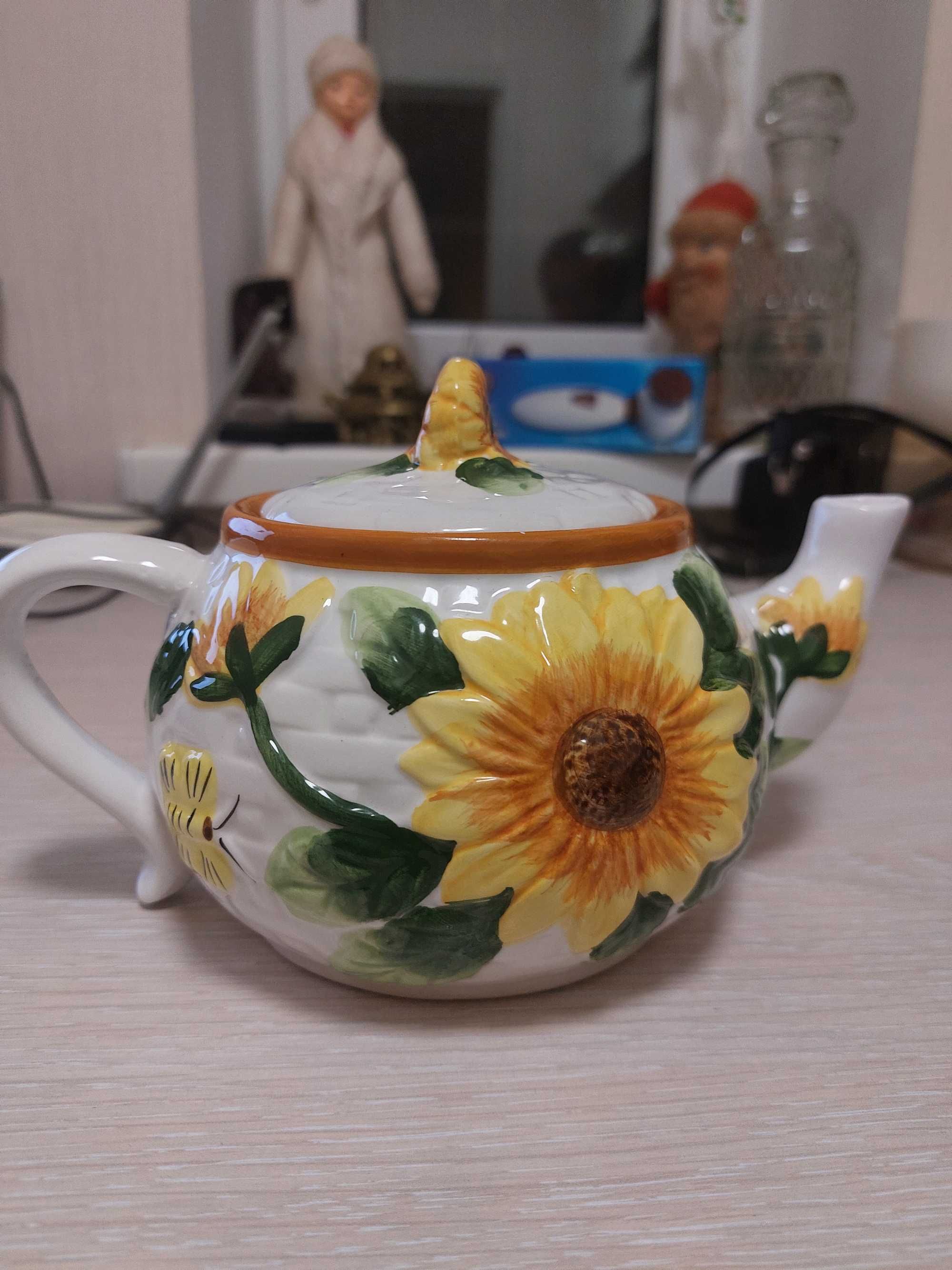 Продам чайник для декору.