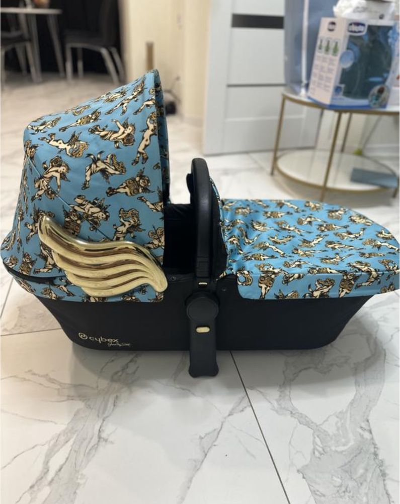 Люлька cybex priam by jeremy scott cherub blue.