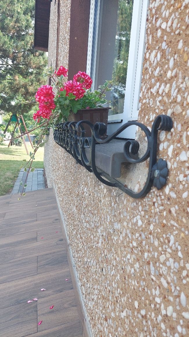 Kwietniki na parapet