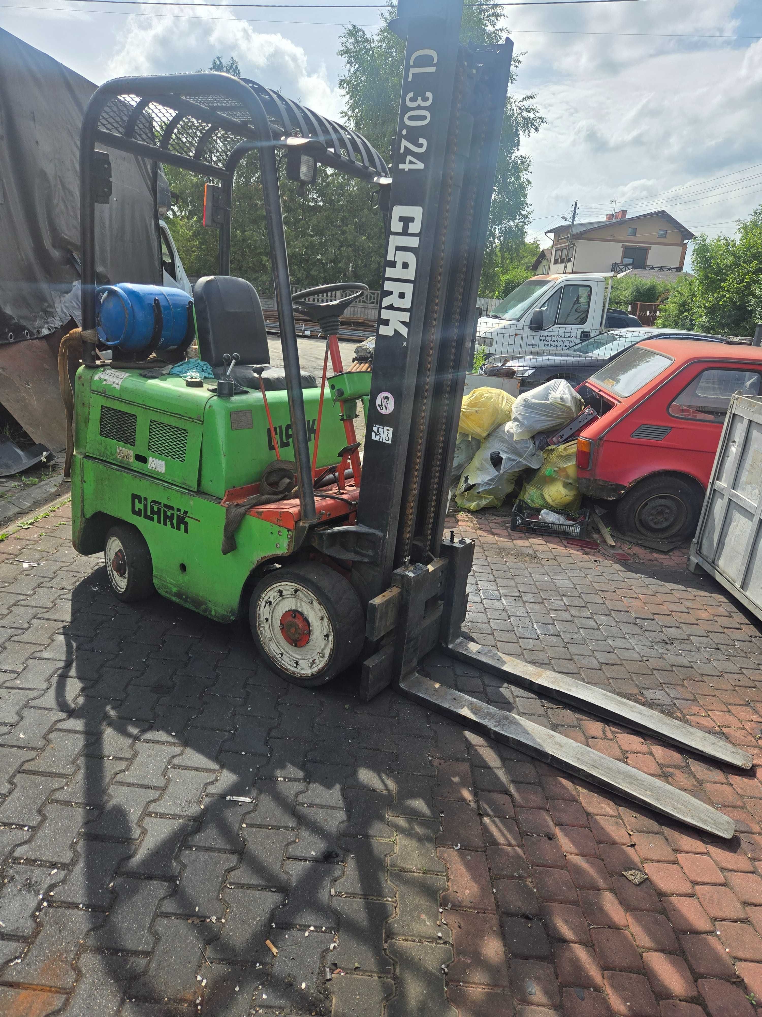 Wózek widłowy Clark 1000kg