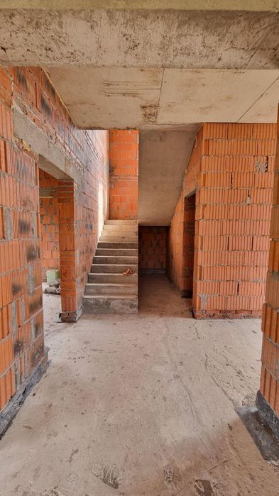 Продаж  окремостоячого  будинку  в затишному місці  с. Зубра біля лісу