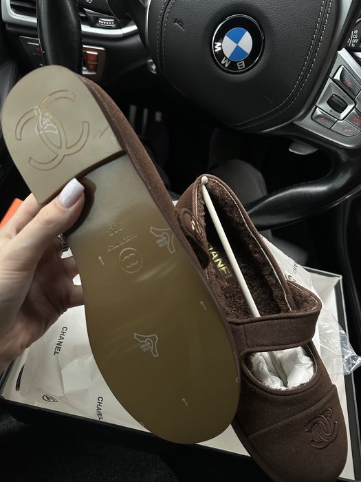 Балетки chanel шоколадні замшеві з хутром лофери chanel