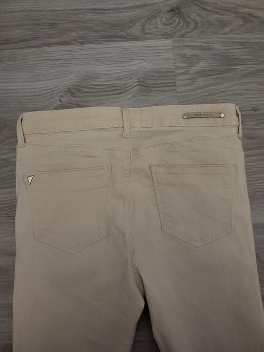 Spodnie ecri River Island