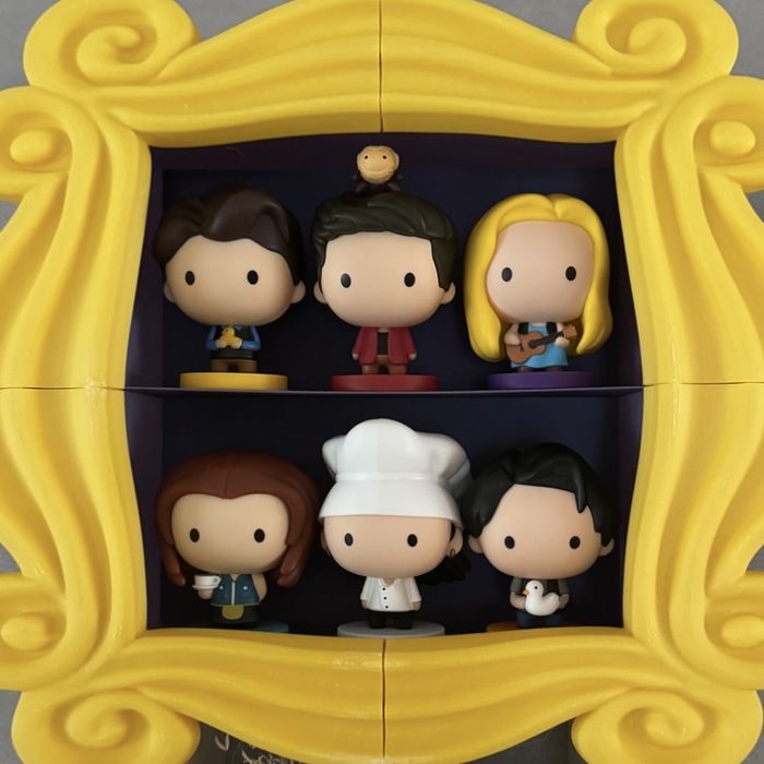 Поличка-рамка для фігурок Друзі Friends McDonald’s