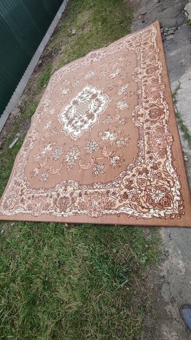 Продам ковёр на пол
