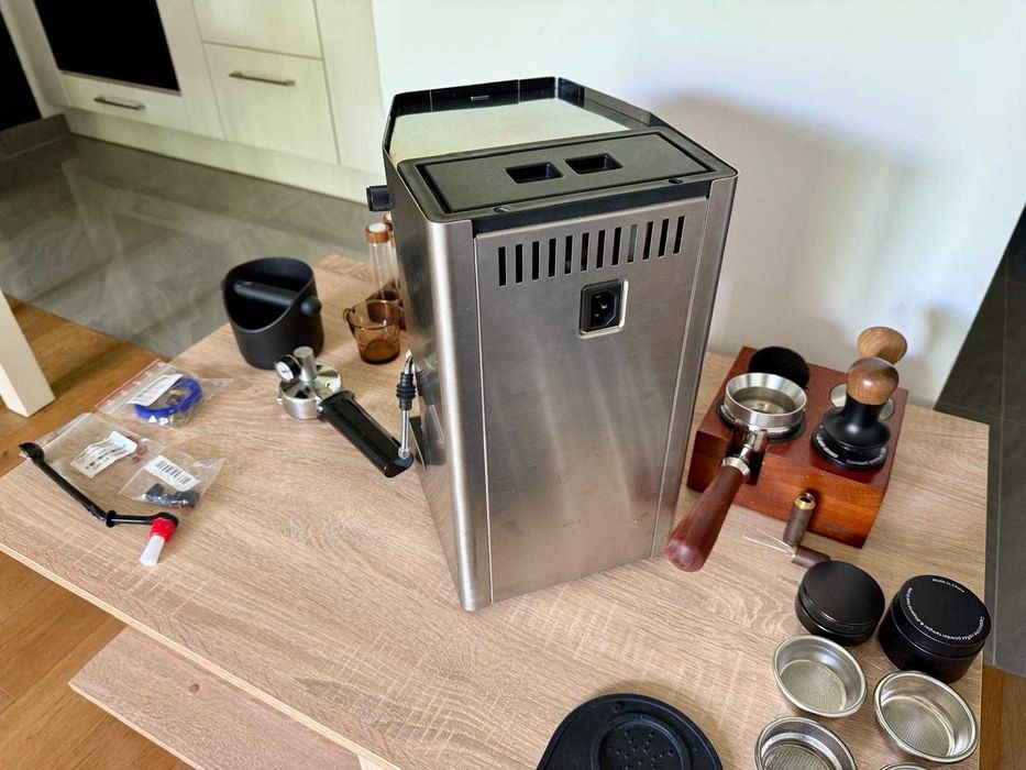 Zestaw Gaggia classic o wartości 2200zł - ekspres kolbowy i akcesoria