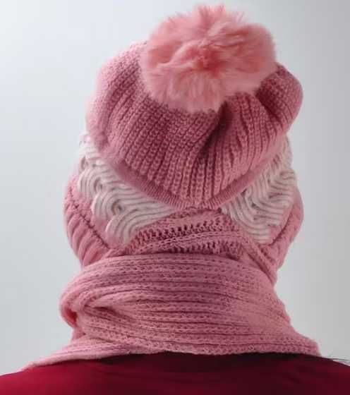 Nowy cieplutki komplet zimowy piękny fuksja czapka + szalik